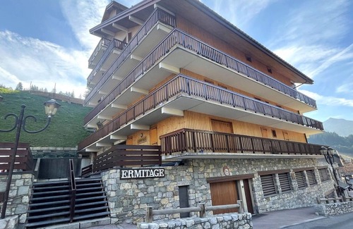 Meribel Centre Apartment | 3-room duplex at the foot of slopes, 6 ppl, central Méribel