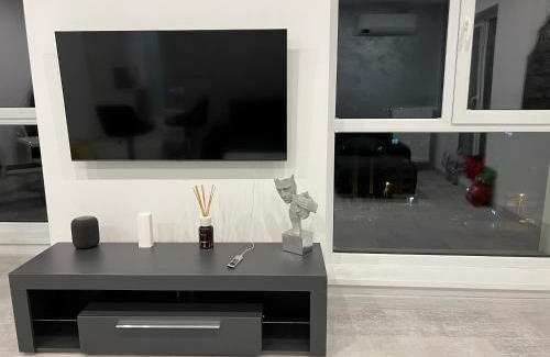 Militari Apartment | 3-Room Penthouse Cityview with Terrace W12+W13
