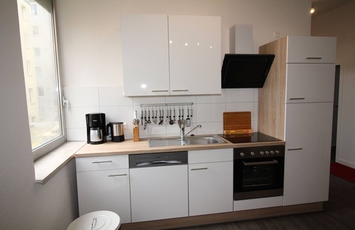 Tempelhof Apartment | 3 rooms, up to 8 persons, luxuriously furnished, "Iris3"