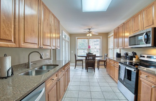 Maggie Valley Condo | 3's a Birdie - 2BR, 2BA Condo Golf & Mountain View