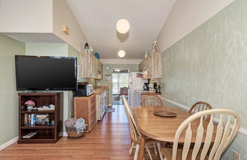 Englewood House | 3's Company-"Villa Janet"- 1 Block from Gulf of Mexico