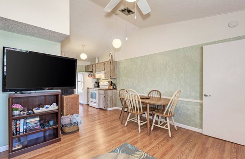 Englewood House | 3's Company-"Villa Janet"- 1 Block from Gulf of Mexico