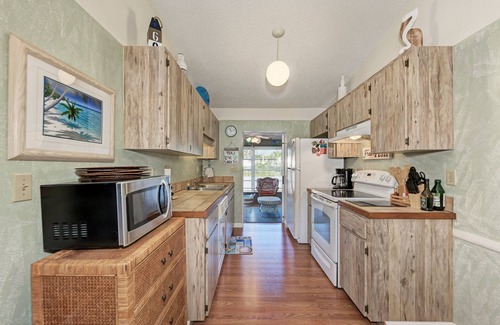 Englewood House | 3's Company-"Villa Janet"- 1 Block from Gulf of Mexico