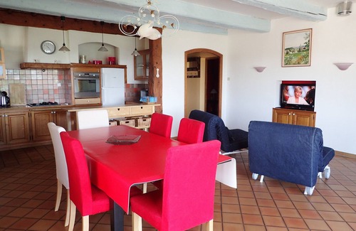 Ruoms Apartment | 3* self-contained apartment with private pool in the heart of a thousand olive trees.