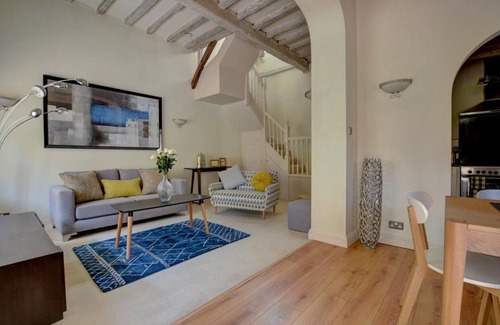 Royal Tunbridge Wells House | 3 Stable Mews - Two Bedroom House, Sleeps 4