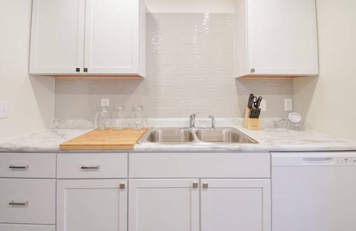 Oread Apartment | [3] StayAwhile: The Cozy Retreat