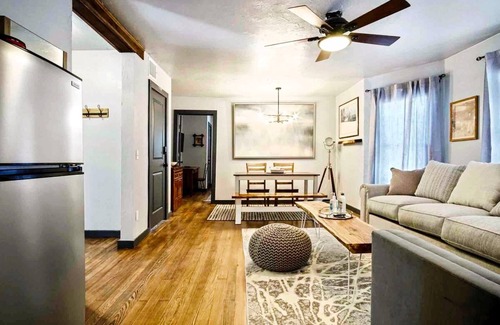 Central Oklahoma City Apartment | 3-story 6-bedroom 4 Bathrooms 3min-asian Dist