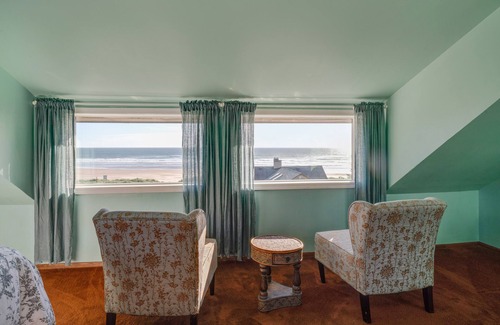 Neahkahnie Beach House | 3-story dog-friendly beachfront home with wood stove, gas grill, deck & views