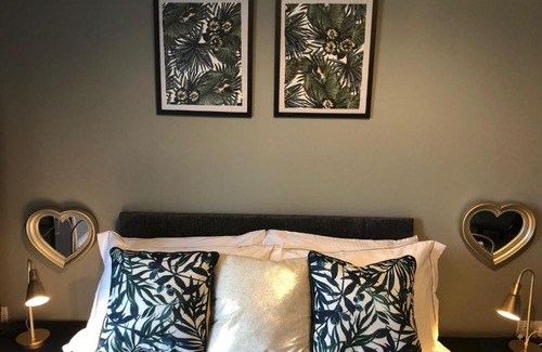 Clayton House | 3. Stylish Private Double Room Near Manchester City Centre