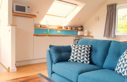 Polzeath Villa | 3 The Navigators Sleeps 4 (2 Bedrooms) Only 100 meters from the beach