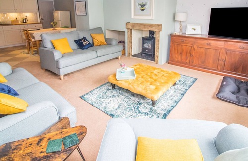 Ingleton Cottage | 3 THE OLD TANYARD, pet friendly in Ingleton