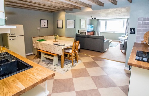 Ingleton Cottage | 3 THE OLD TANYARD, pet friendly in Ingleton
