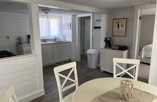 Salisbury Beach House | 3 to 4 Minute walk to the beach, restaurants and fun!