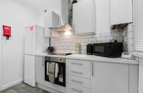 Margam House | 3 Triple Rooms, Parking, Smart Tv's in all rooms