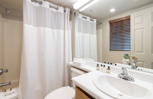 Napa Hotel | 3 Units Studios | Kitchen, Pool & Free Parking | Near Downtown Napa