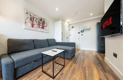 Harlesden Apartment | 3 West London Brand New Loft