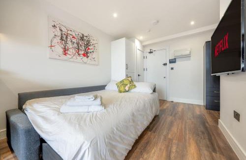 Harlesden Apartment | 3 West London Brand New Loft