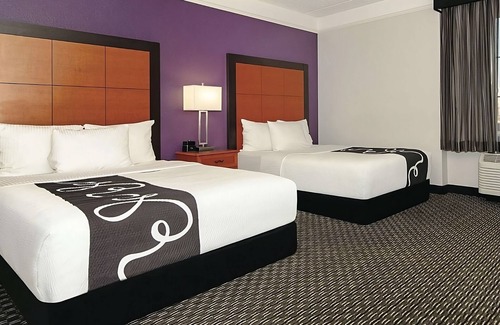 Guasti Hotel | 3 x 2 Double Beds at La Quinta Inn & Suites by Wyndham Ontario Airport