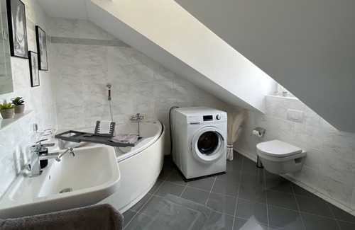 Munchen District Apartment | 3-zimmer Wohnung in Ruhiger Lage