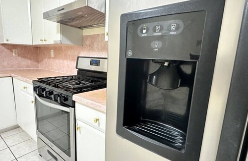Girard Estates Apartment | 30 Day Free Fusion Gym, Bike Rental, W/D, Bars