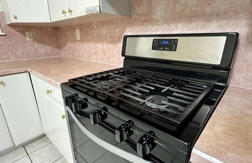 Girard Estates Apartment | 30 Day Free Fusion Gym, Bike Rental, W/D, Bars