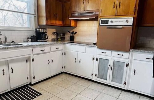 Danville Apartment | 30+ Day Min Renovated 1/1 Perfect for Nurses!