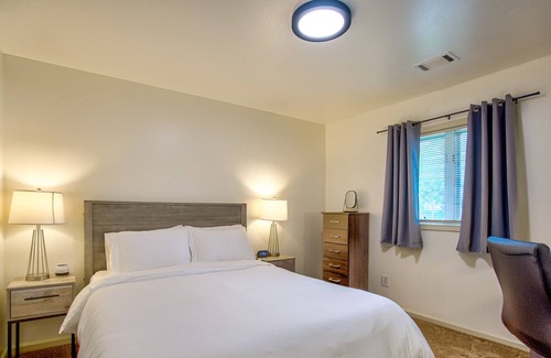 Spring Harbor House | 30 Day Minimum. Entire House, A/C, Washer & Dryer