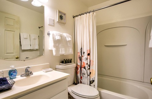 Spring Harbor House | 30 Day Minimum. Entire House, A/C, Washer & Dryer