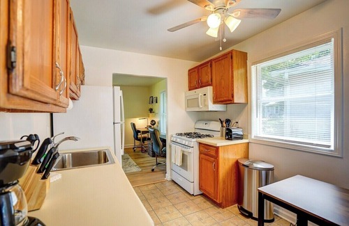 Spring Harbor House | 30 Day Minimum. Entire House, Deck, close to Hosp.