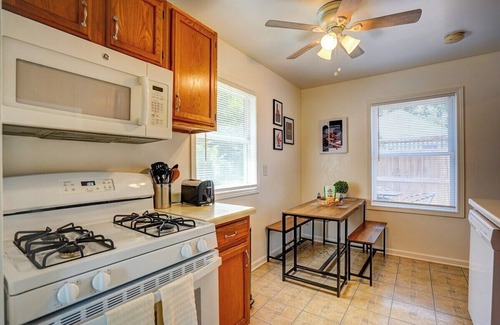 Spring Harbor House | 30 Day Minimum. Entire House, Deck, close to Hosp.