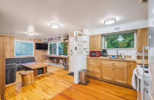 Fauntleroy Cottage | 30 Day Rental, 20 mins DT, Fast Wifi, Pet Friendly