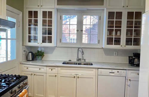 Mosby House | 30+ Day Rental + Pet-Friendly+Fenced Yard+Dedicated Offices Bellevue/Ginter Park