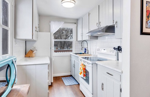 Central Colorado Springs Apartment | 30 Day Stay Comfortable Home Close to Everything