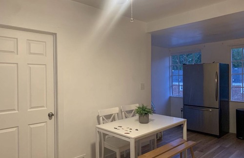 Elizabeth Apartment | 30 min driving to Manhattan nyc 5 min to train station