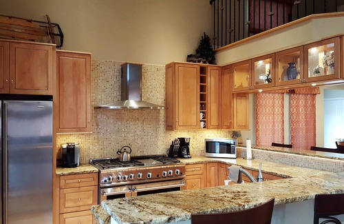 Sagle House | 30 min to Schweitzer. Sleeps 12, Hot Tub, Movie Theater Room!