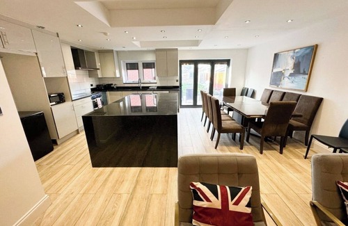 Redbridge House | 30 min tube to Oxford Street/BH