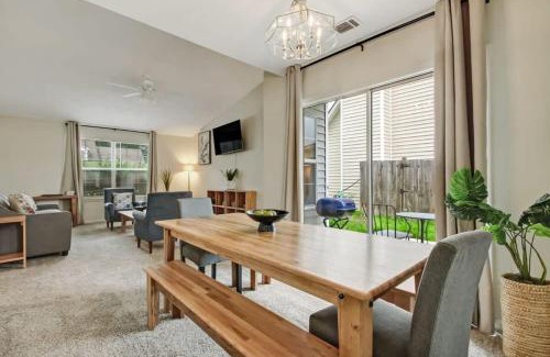 Savannah House | 30 Mins to Downtown - Lovely at Laurelwood