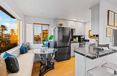 Hollywood House | 30+ Night Stay W/Hot Tub & Ocean Views