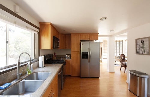 Eastern Malibu House | 30% OFF! Malibu Serene Cottage w/King Bed Beach View BBQ