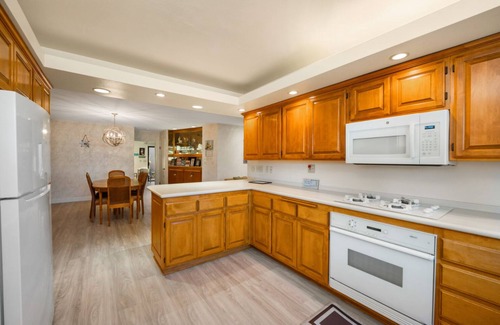 Hollywood House | 30+ Stay! 1 Home To Sand, Great Views W/Hot Tub