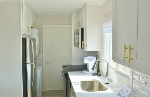 North Truro Condo | 30 STEPS TO PRIVATE BEACH, BAY VIEWS, A/C 100% RENOVATED