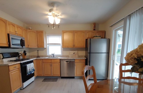 Brant Rock House | 30 STEPS TO SANDY BEACH W/PRIVATE DECK & STAIRS ON SEAWALL
