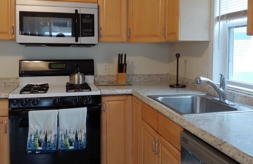 Brant Rock House | 30 STEPS TO SANDY BEACH W/PRIVATE DECK & STAIRS ON SEAWALL