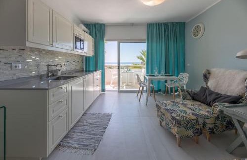 Solana del Matorral Apartment | 300 m beach, ocean view, refined, Wi-Fi, fiber