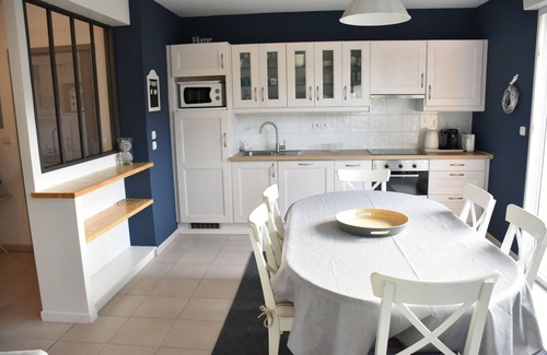 Agon-Coutainville House | 300 M FROM THE SEA BEAUTIFUL HOUSE 4* ALL COMFORT LUXURIANT ENCLOSED GARDEN
