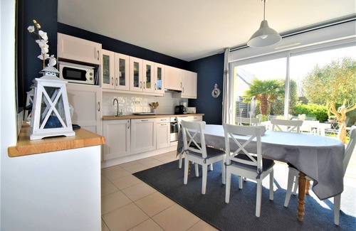 Agon-Coutainville House | 300 M FROM THE SEA BEAUTIFUL HOUSE 4* ALL COMFORT LUXURIANT ENCLOSED GARDEN