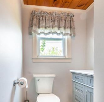Sagamore Beach House | 300 Phillips Road Sagamore Beach - Cape Cod