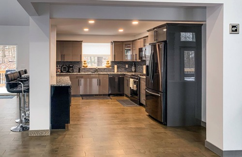 Lackawaxen House | 3000 Sq Ft + 5 BR 3.5 BA 3 FINISHED LEVELS AMENITY FILLED COMMUNITY POOL TABLE