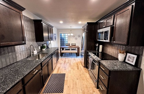 South Tulsa House | 3000 sq ft- Upscale-Family Friendly-Cul-de-sac Home