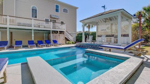 Isle of Palms House | 3001 Palm Boulevard by AvantStay Across From Beach Ocean Views
